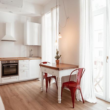 Mercanti Modern Flat - Balcony - Torino Centro エクステリア 写真